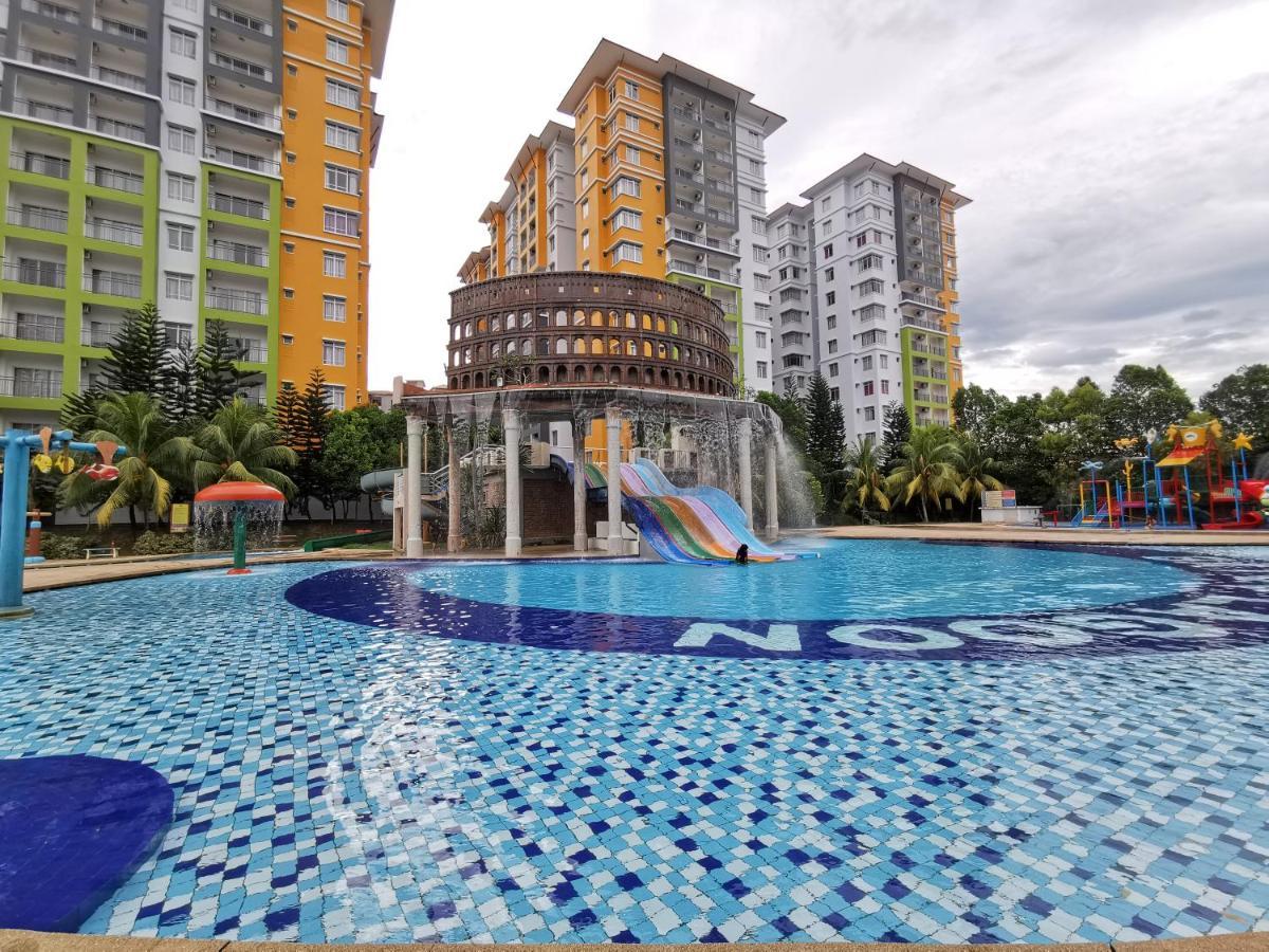 B - Lagoon Water Themepark Suite Melaka Town Malacca Exterior foto