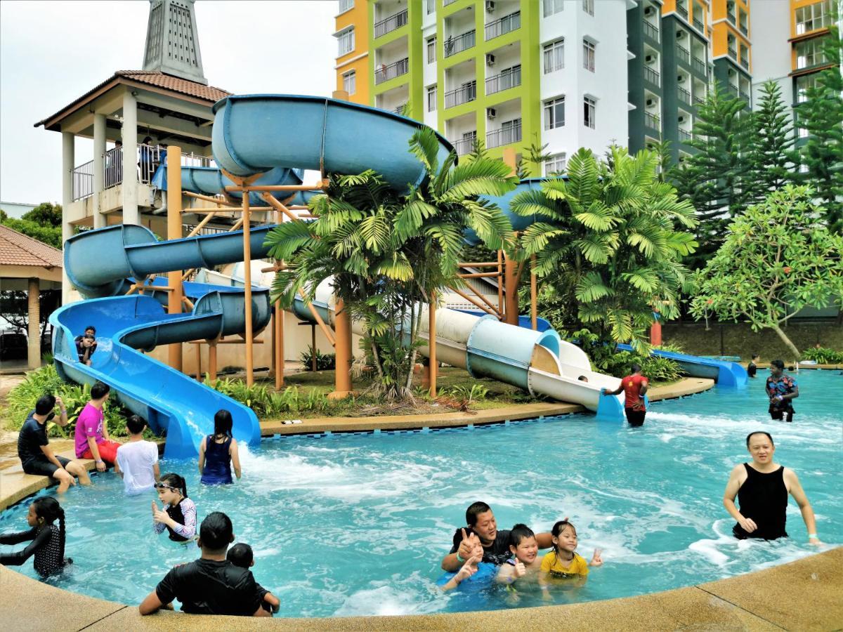 B - Lagoon Water Themepark Suite Melaka Town Malacca Exterior foto
