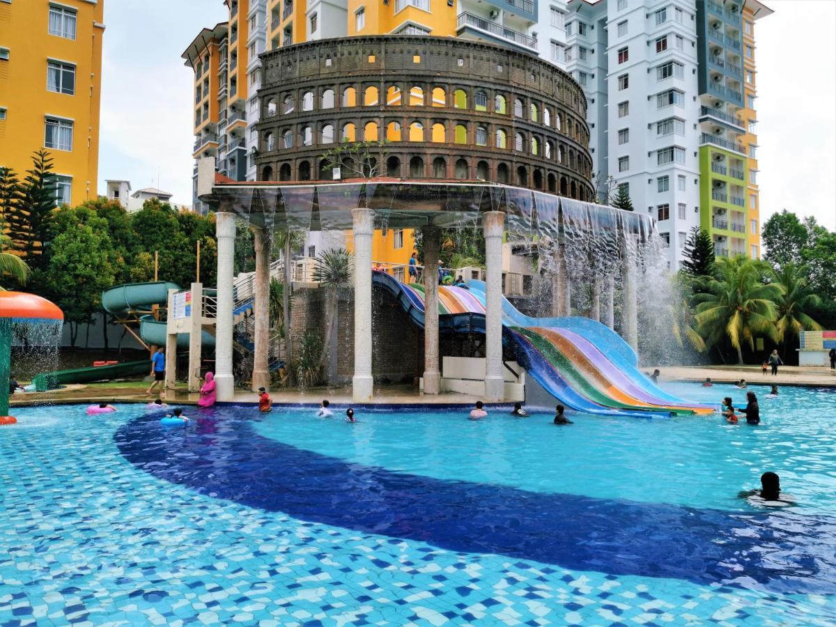 B - Lagoon Water Themepark Suite Melaka Town Malacca Exterior foto
