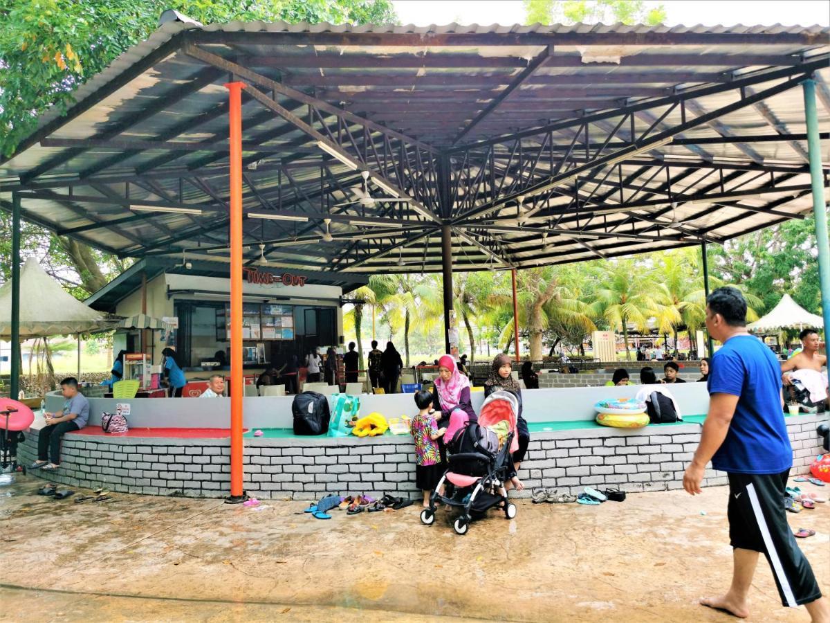 B - Lagoon Water Themepark Suite Melaka Town Malacca Exterior foto