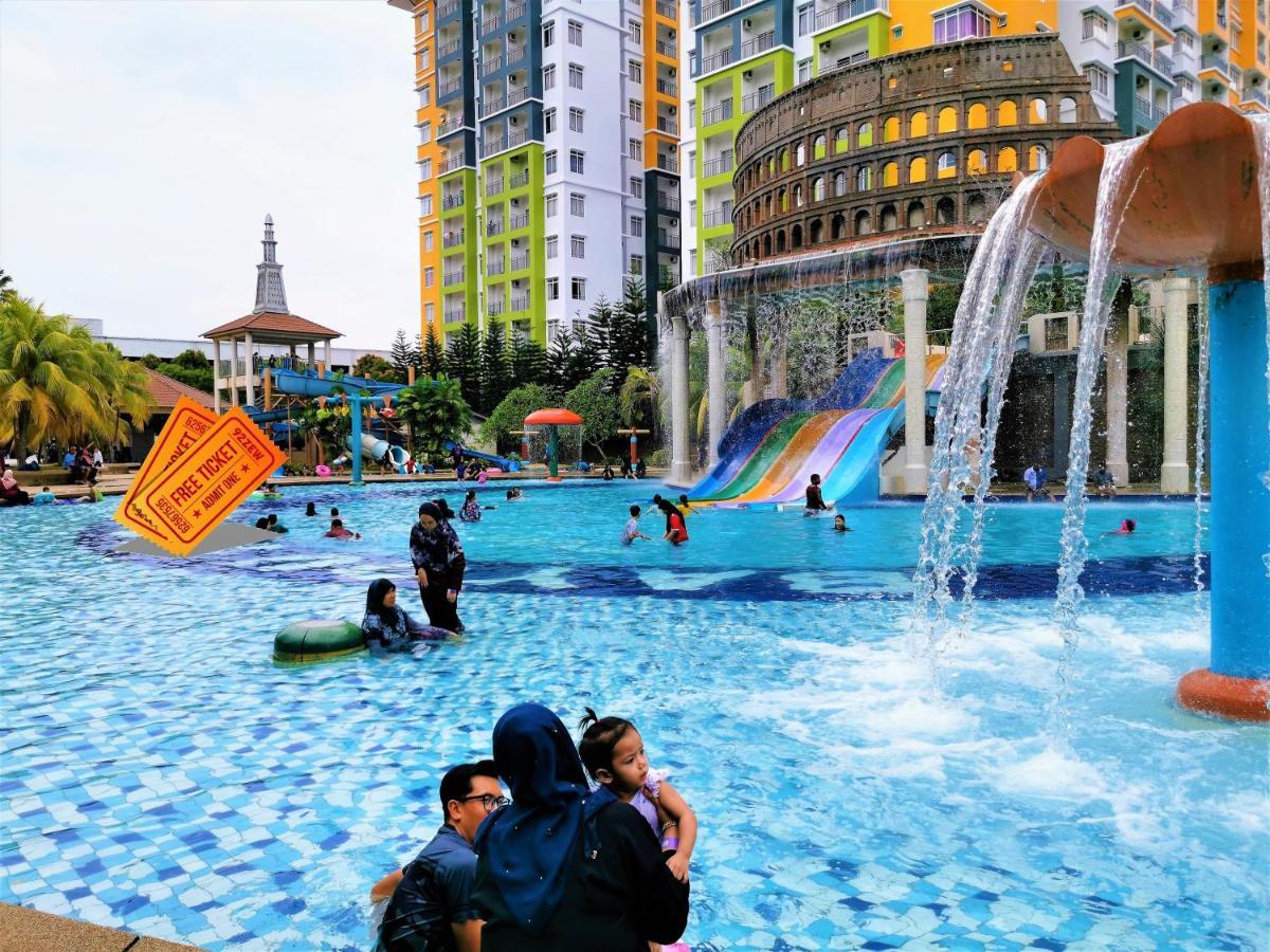 B - Lagoon Water Themepark Suite Melaka Town Malacca Exterior foto